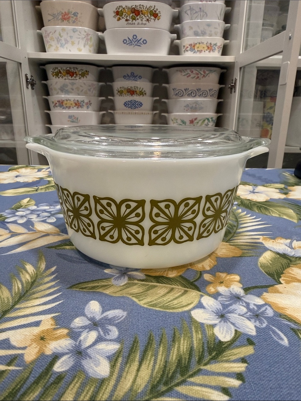 Pyrex Green Verde 473 One Quart with Lid.